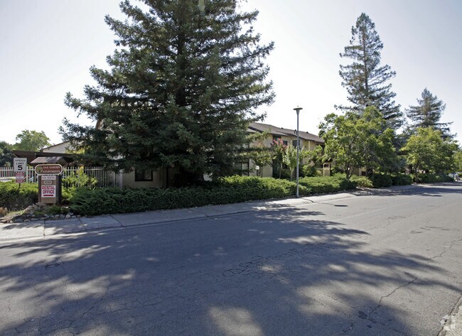 Oak Garden Apartments - Oak Garden Apartments