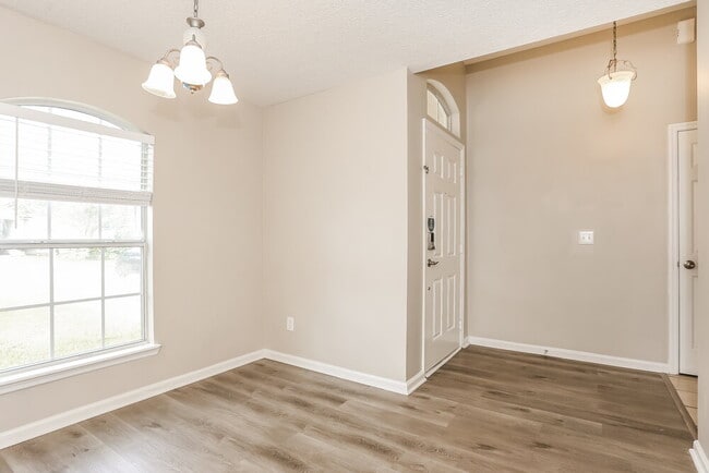 Photo - 8944 Fallsmill Dr