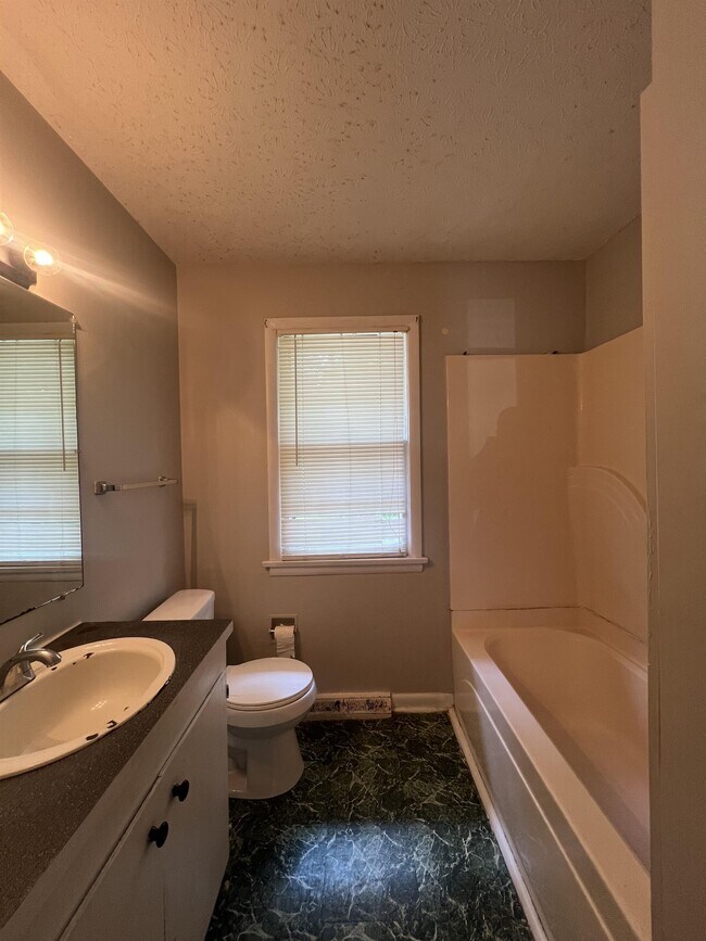 Photo - 266 Crescent Ln