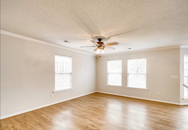 Open living room - 255 Fox Creek Blvd Townhome