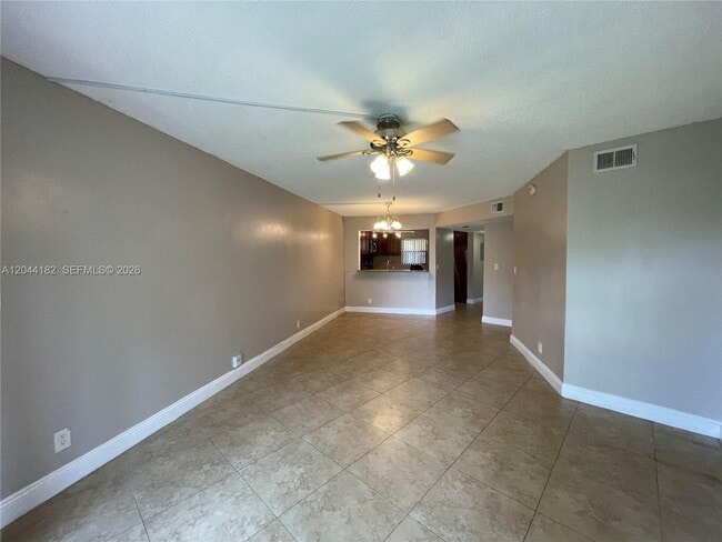 Photo - 9044 NW 28th Dr Unidad 3-106