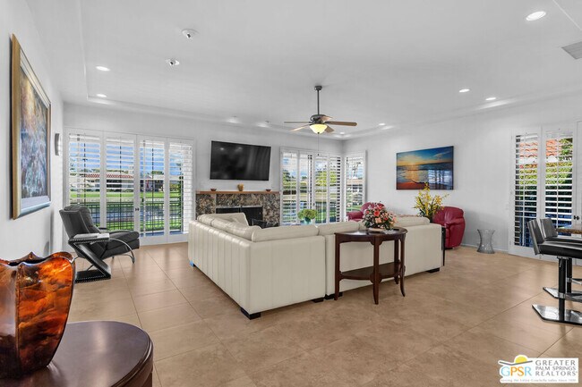 Photo - 10 Colgate Dr