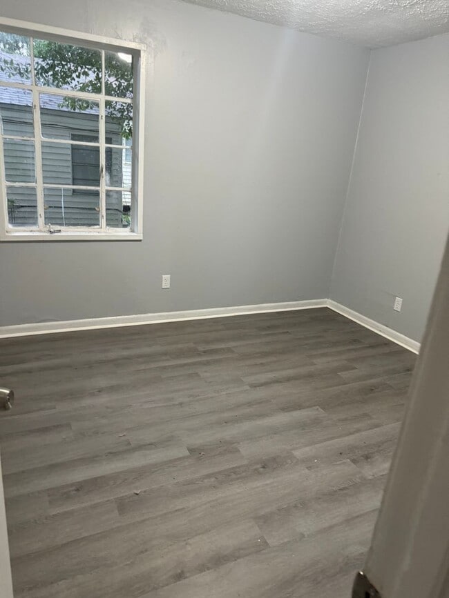 Photo - 2418 Alma St