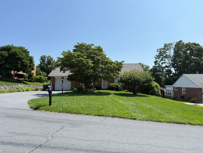Photo - Well Maintained 2 Bedroom Ranch-style home - Full Size Basement!