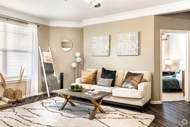 2HAB, 2BA - 1,169 ft²