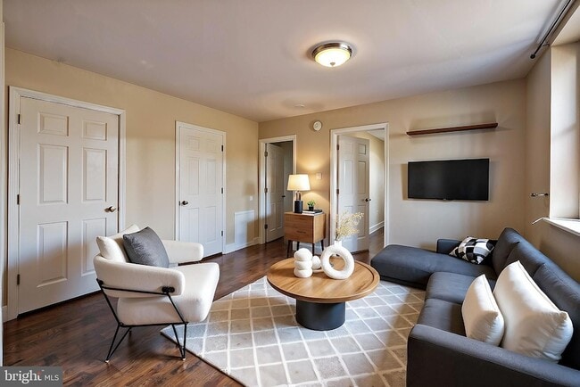 Photo - 443 Fairmount Ave