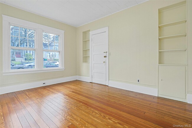 Photo - 105 S Broadway Unit 104