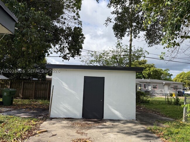 Photo - 1600 NW 13th St