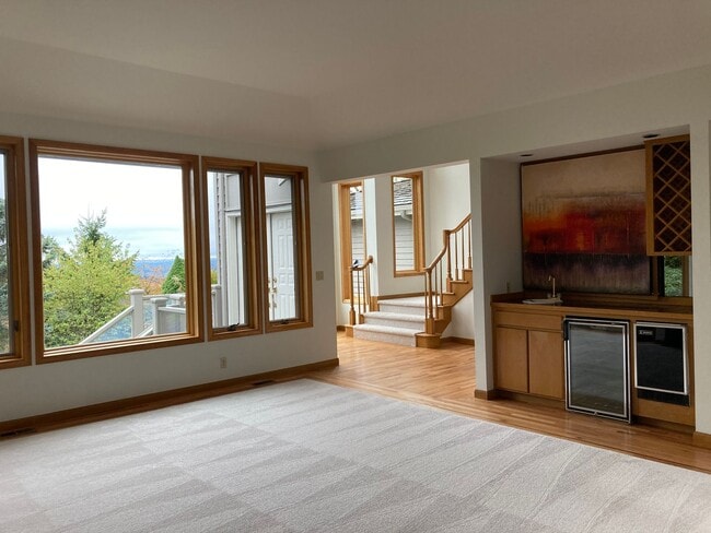 Photo - 3bd/3.5ba in Summit Executive Neighborhood