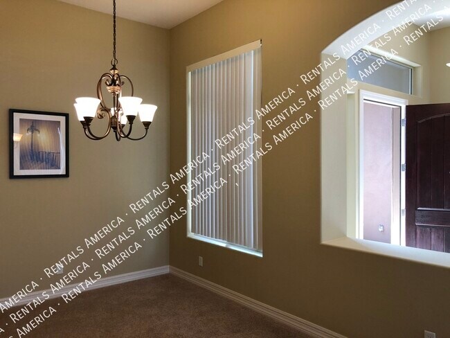 Photo - 2922 E Caldwell St