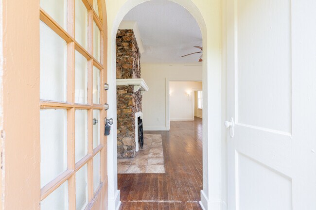 Photo - 783 E Pkwy S