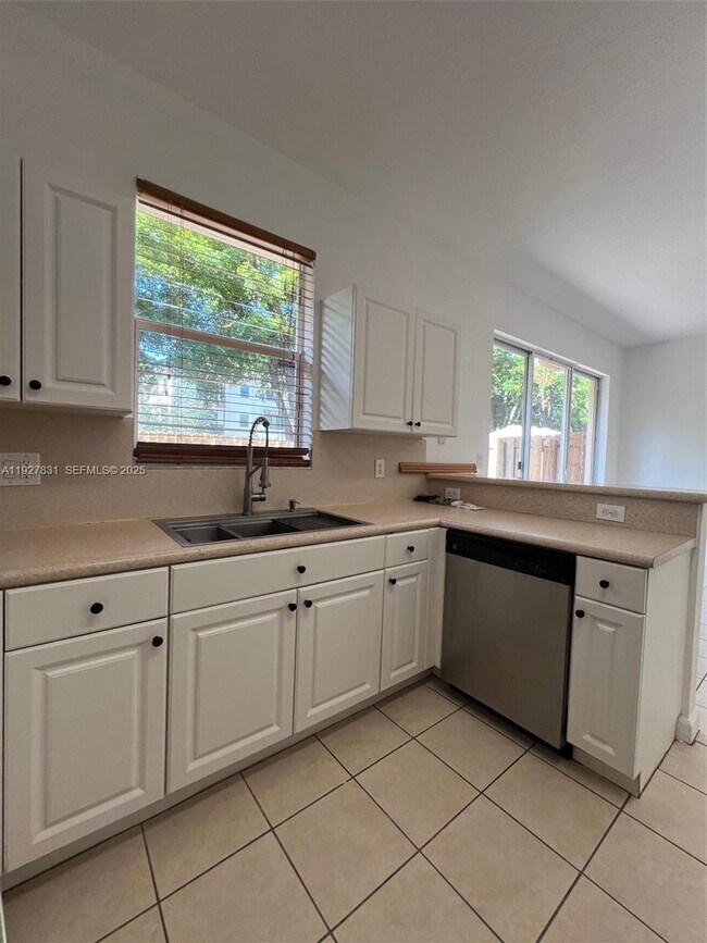 Photo - 12724 SW 133rd St