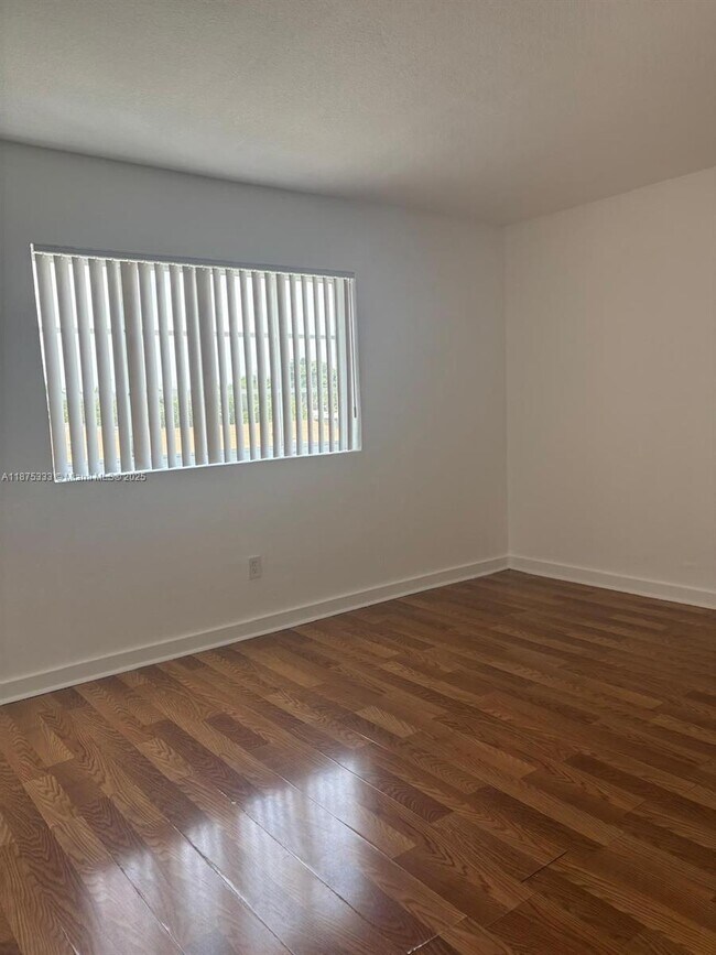 Photo - 13700 NE 6th Ave Unidad 209