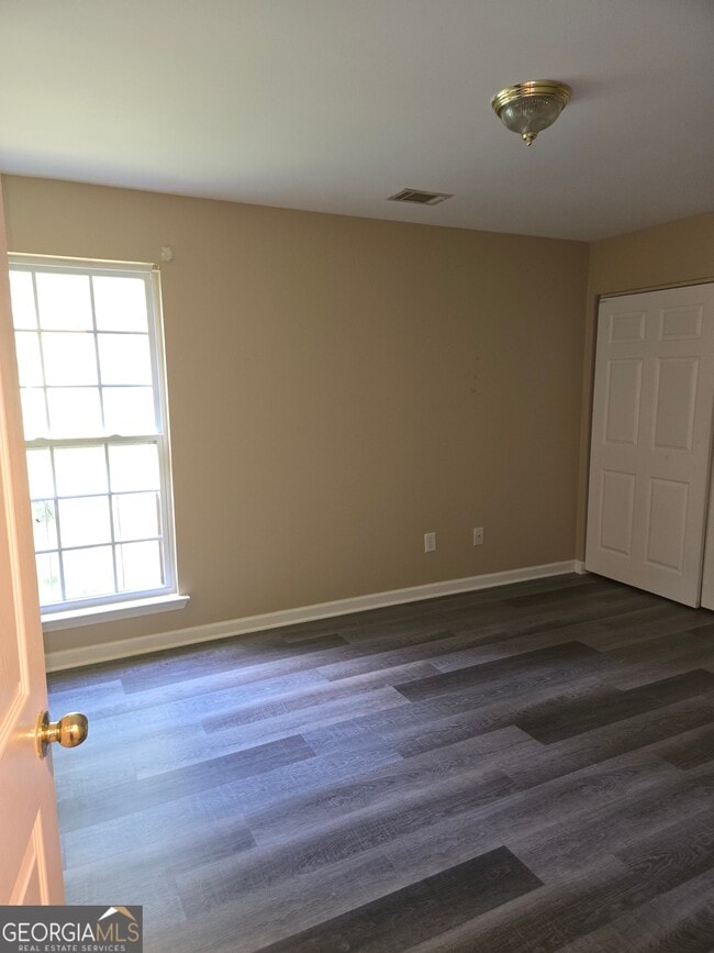 Building Photo - 156 Red Bank Rd Rental