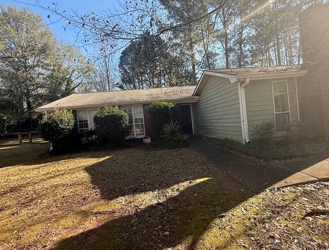Building Photo - Eastside Home in Quiet Neighborhood