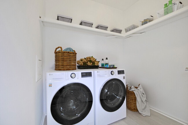 Photo - Huntley Square