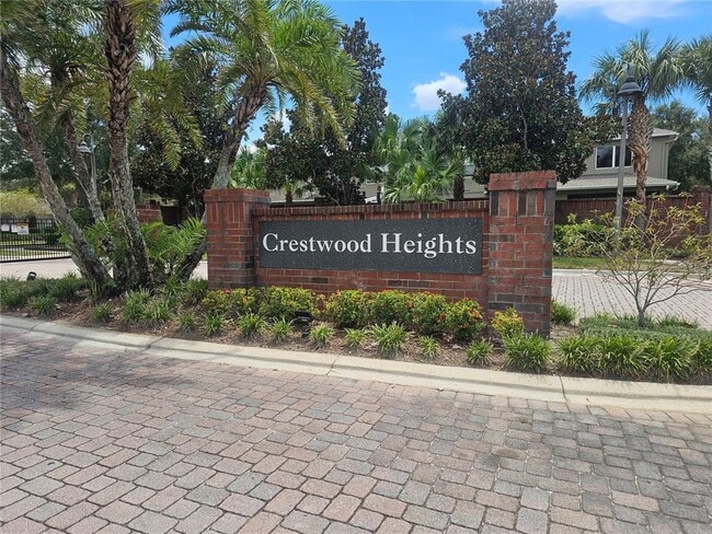 Photo - 1040 Crestwood Commons Ave
