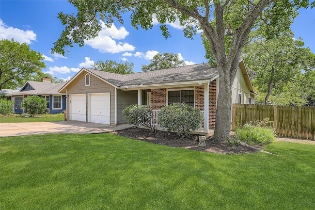 Building Photo - 9802 Briar Ridge Dr Rental