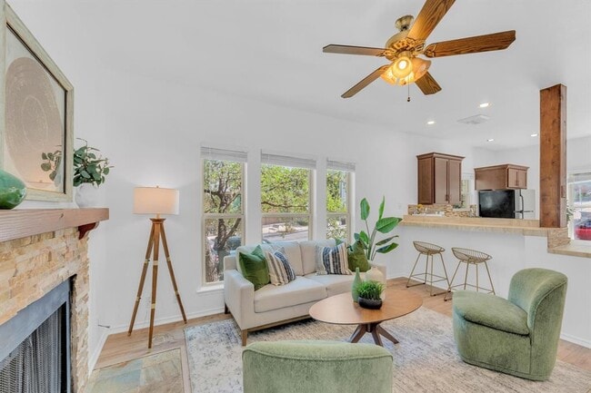 Photo - 2414 Longview St Unidad 101
