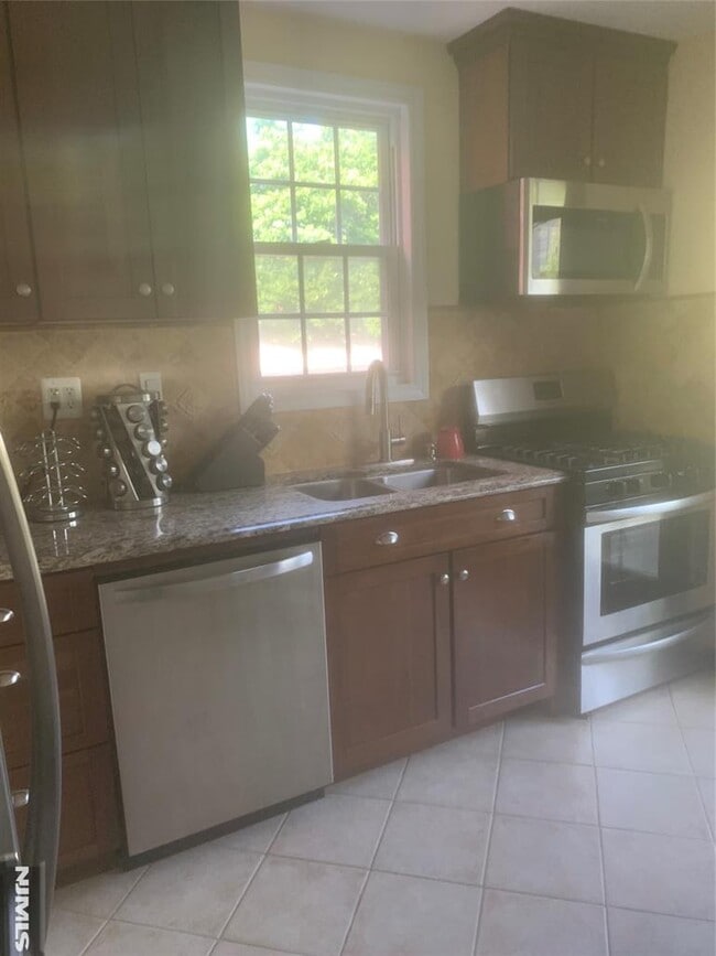 Photo - 148 Nesbit St