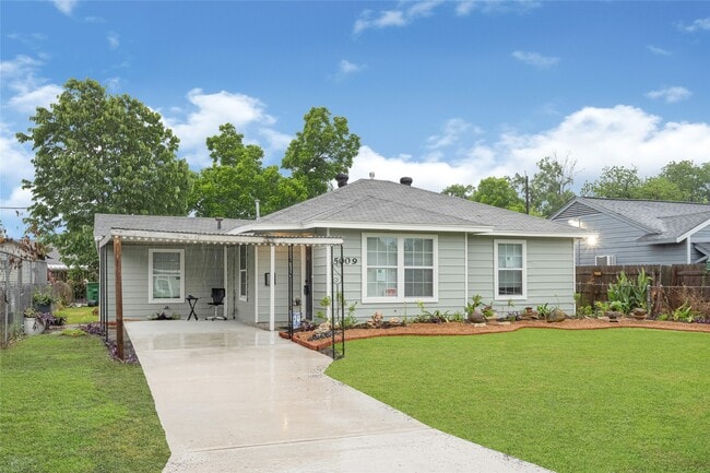 Building Photo - 5009 Bataan Rd