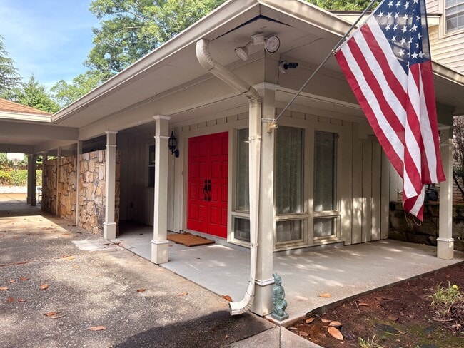 Building Photo - 1349 Wooded Hills Dr