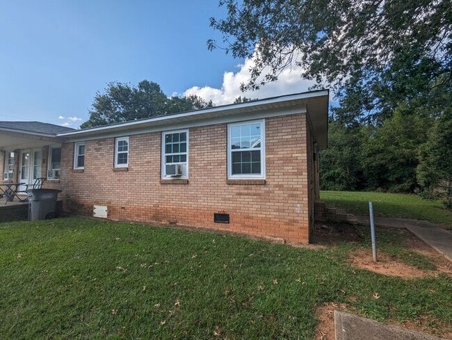 Photo - Charming 2BD/1BA End Unit