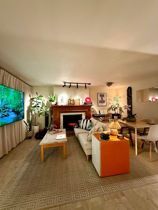 Photo - 613 JERSEY Ave Unit 1