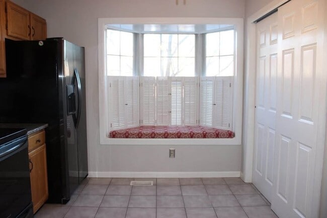 Photo - 433 Ellis Ln