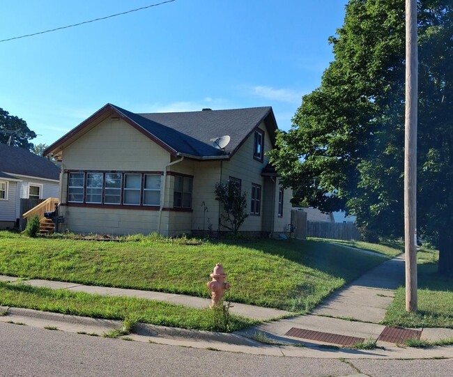 Photo - 1102 Lapham St