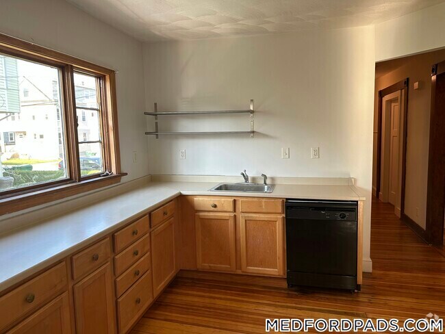 Building Photo - 23 Renfrew St Rental