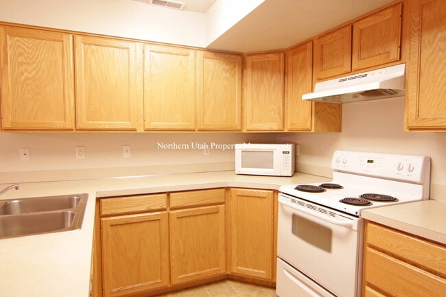 Photo - 2 Bed, 2 Bath Townhome