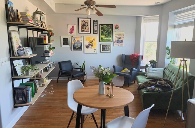 Photo - 3051 W Fullerton Ave