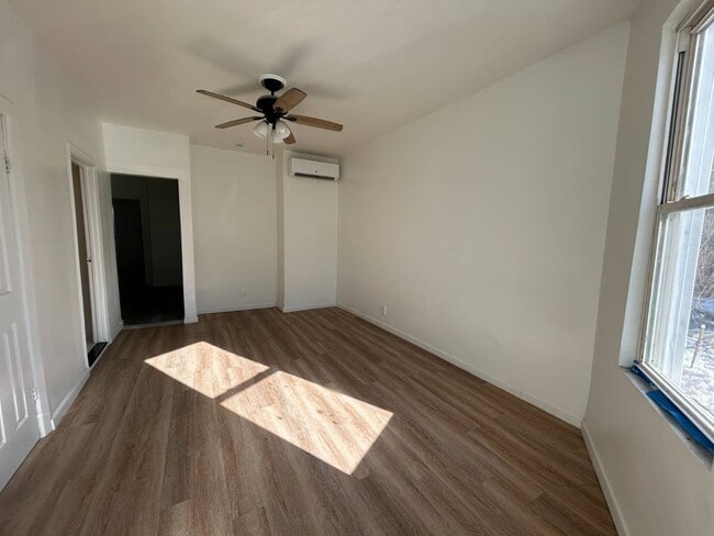 Photo - 681 Rhinelander Ave