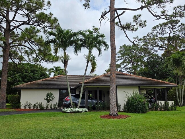 Building Photo - 435 Pine Villa Dr Rental
