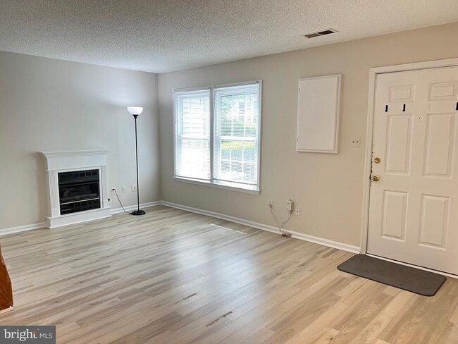 Photo - 6015 Netherton St