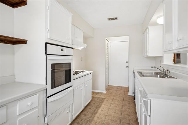 Photo - 511 Cambridge Dr