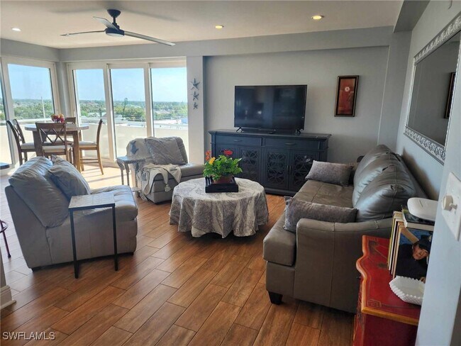 Building Photo - 4803 Sunset Ct Unit 604