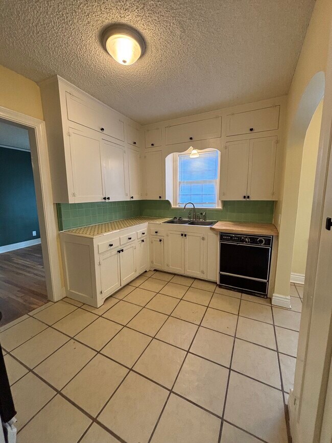 Photo - 227 N Yukon Ave