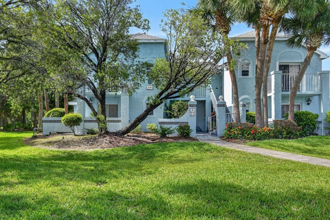 Building Photo - 1606 SE Green Acres Cir Unit S203