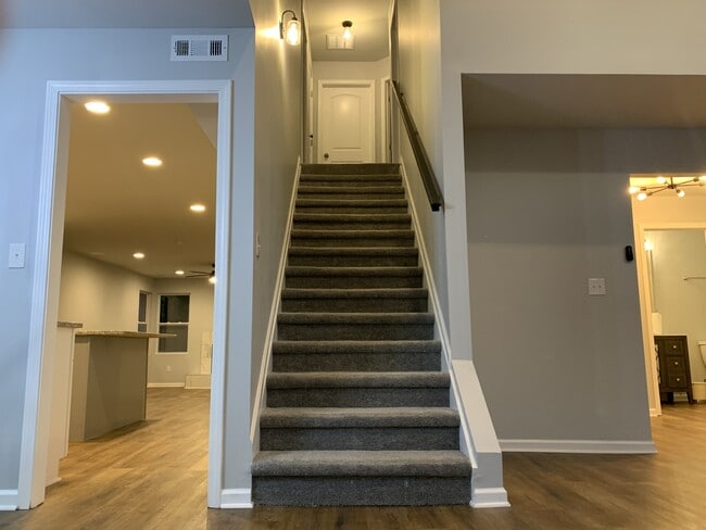 Photo - 924 Chapman Cir