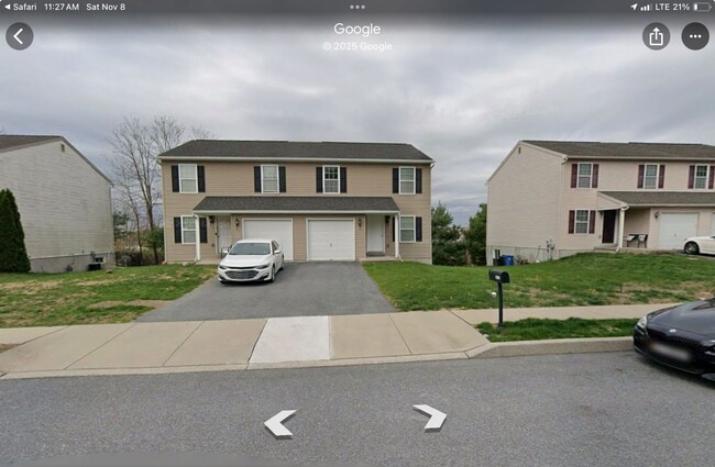 Building Photo - Lovely Muhlenberg Semi Detached!