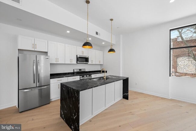 Building Photo - 36 N Narberth Ave Unit 2A