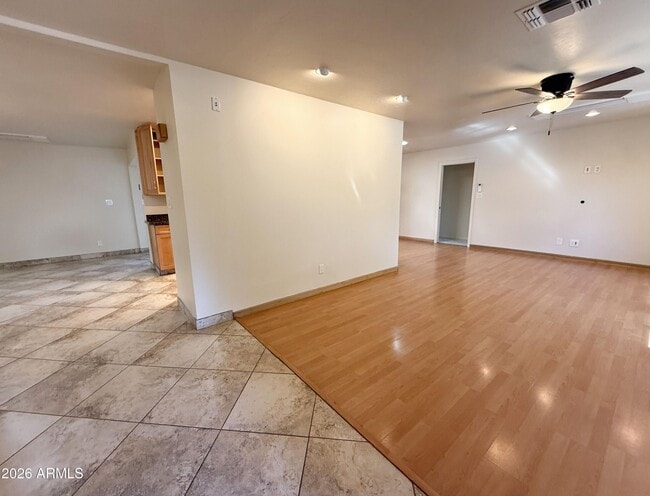 Photo - 710 E Hermosa Dr