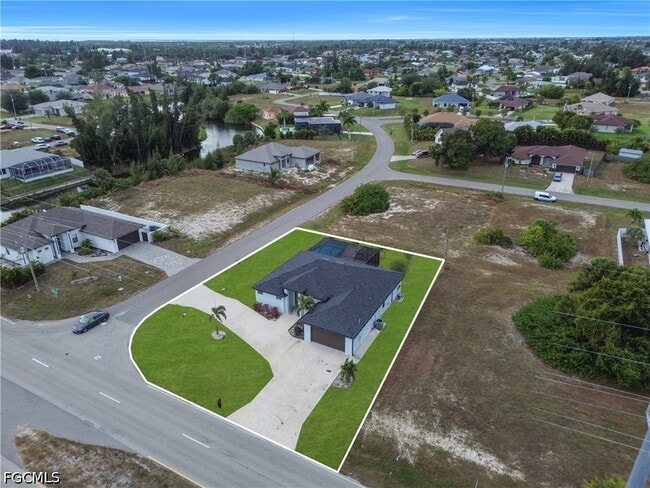 Photo - 24 Chiquita Blvd S