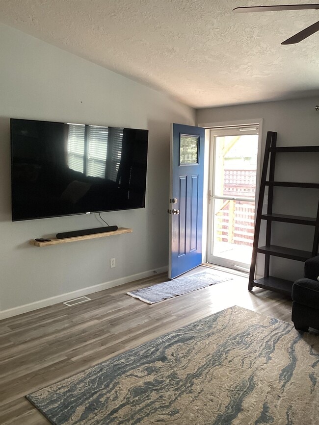 Photo - 250 SW 30th St