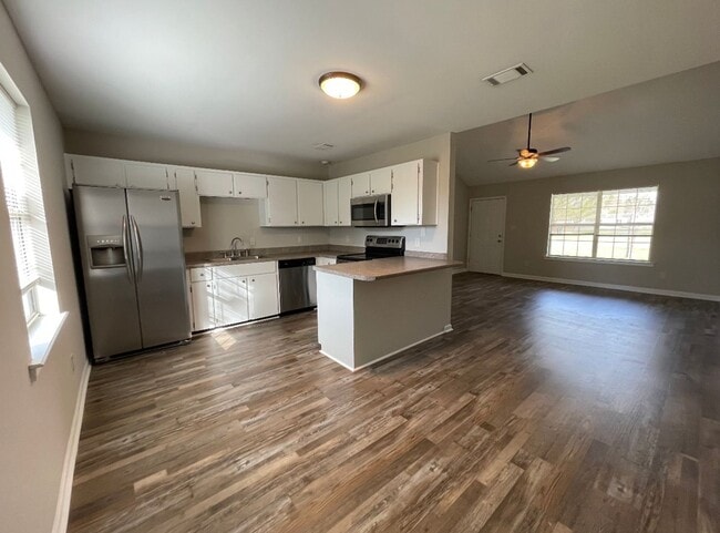 Photo - 138 Whit Fraser Rd NE