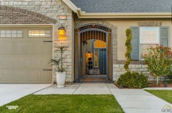 Photo - 14728 Plumeria Ct