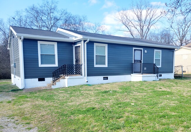 Photo - 640 Rowan Dr