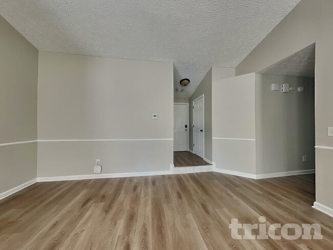 Photo - 4031 Daylily Way